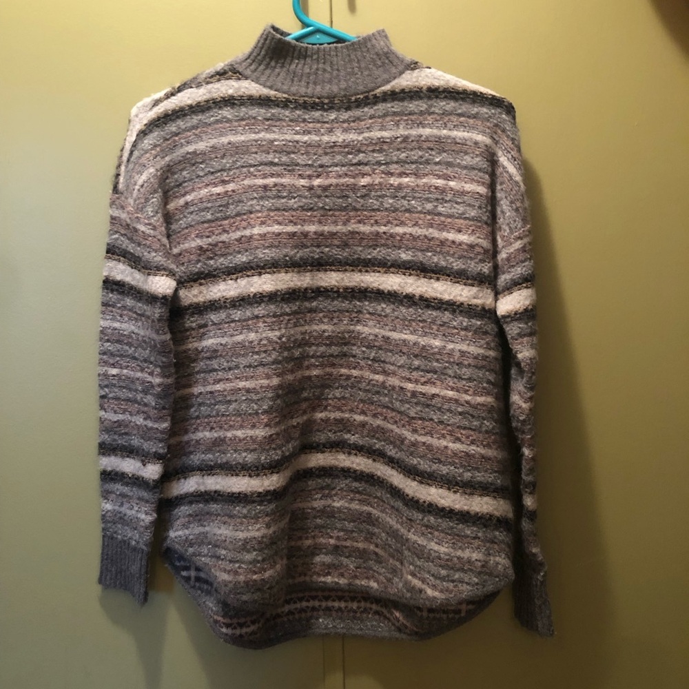 American Eagle Outfitters Women Striped Turtleneck Sweater in Gray and Cream